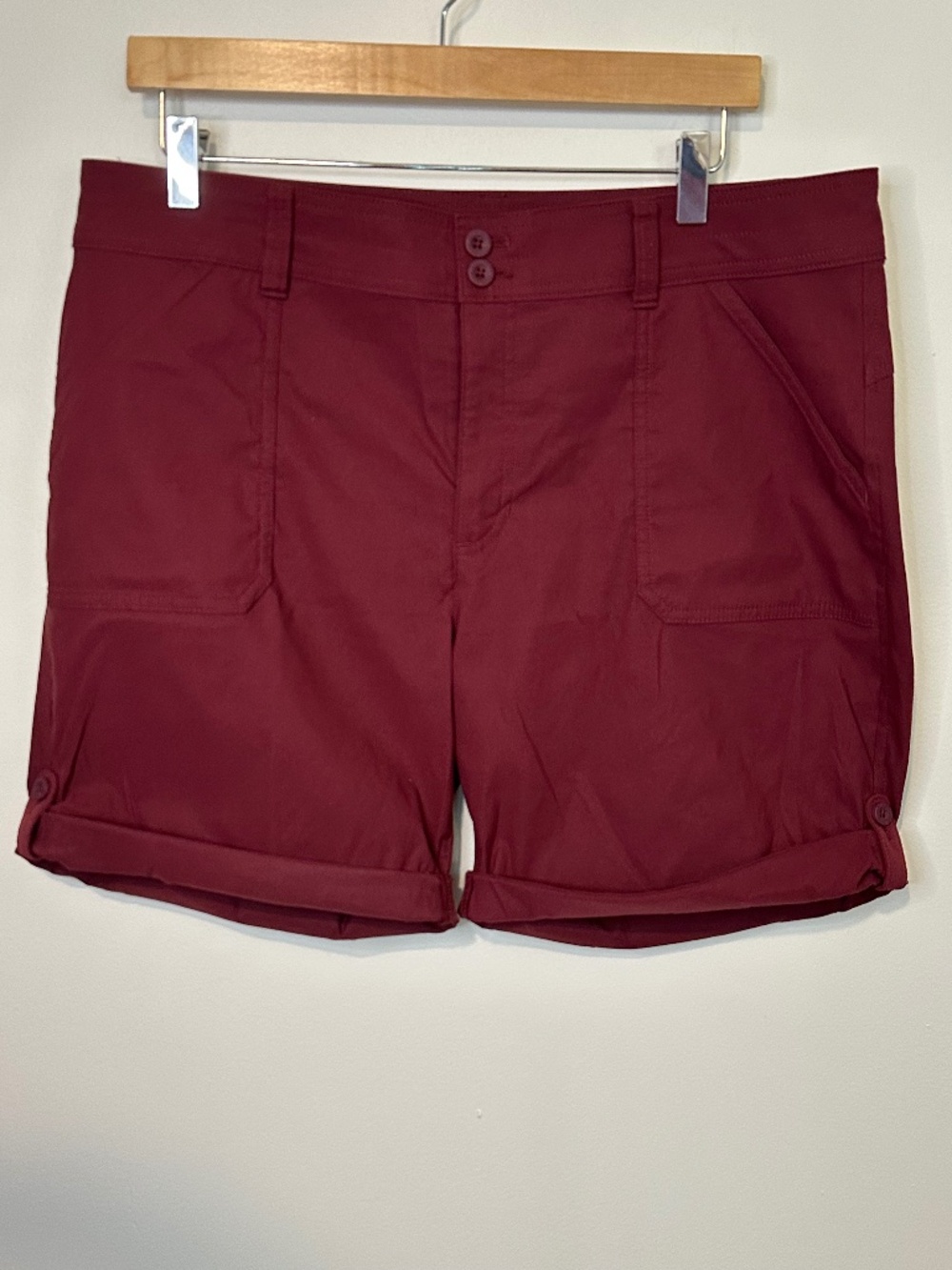 Eddie Bauer Women's Rolled Hem Bermuda Shorts Burgundy 14